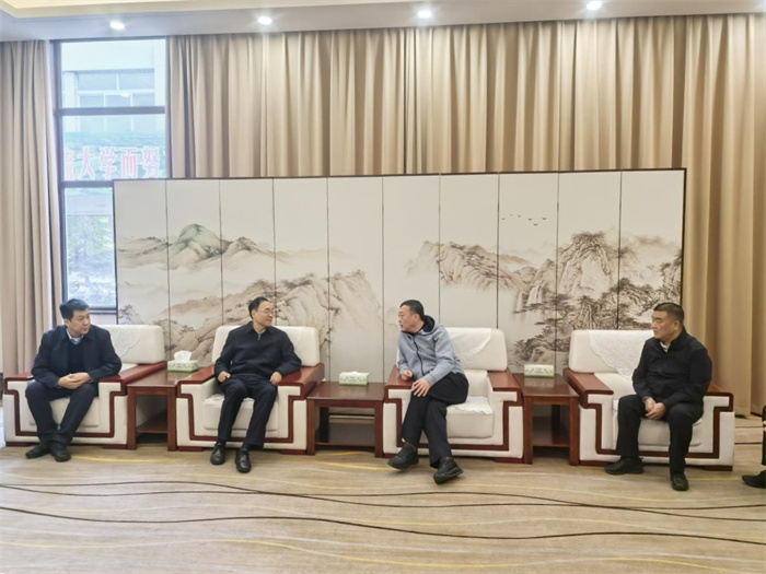 我校与万柏林区公安机关顺利对接校...
