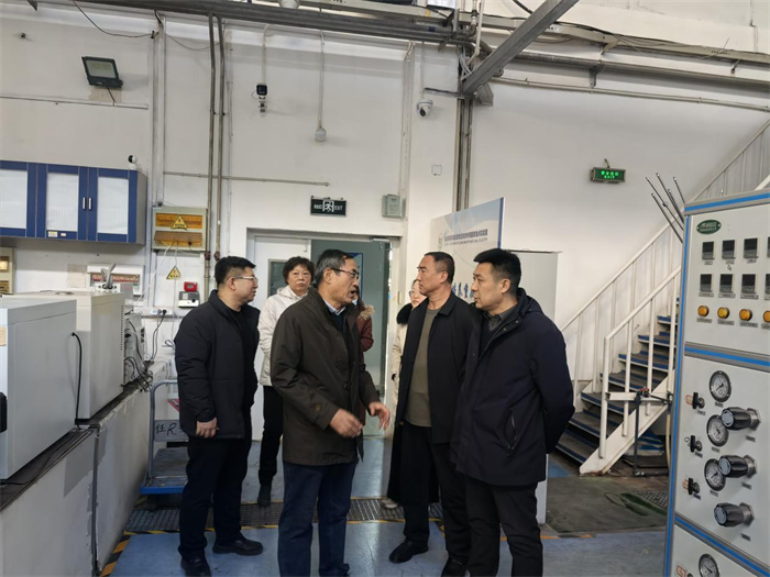 校领导带队开展春节前校园安全专项检查